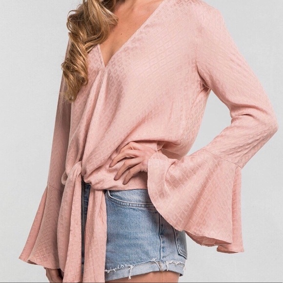 FLASH SALE Lovestitch tie front top - Picture 2 of 4